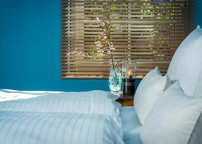 Vakantiehuis Stylish Zander On The Eider River Bend